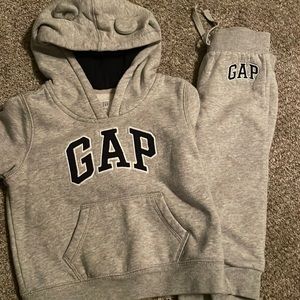 18-24 m Baby boy Gap Sweatsuit